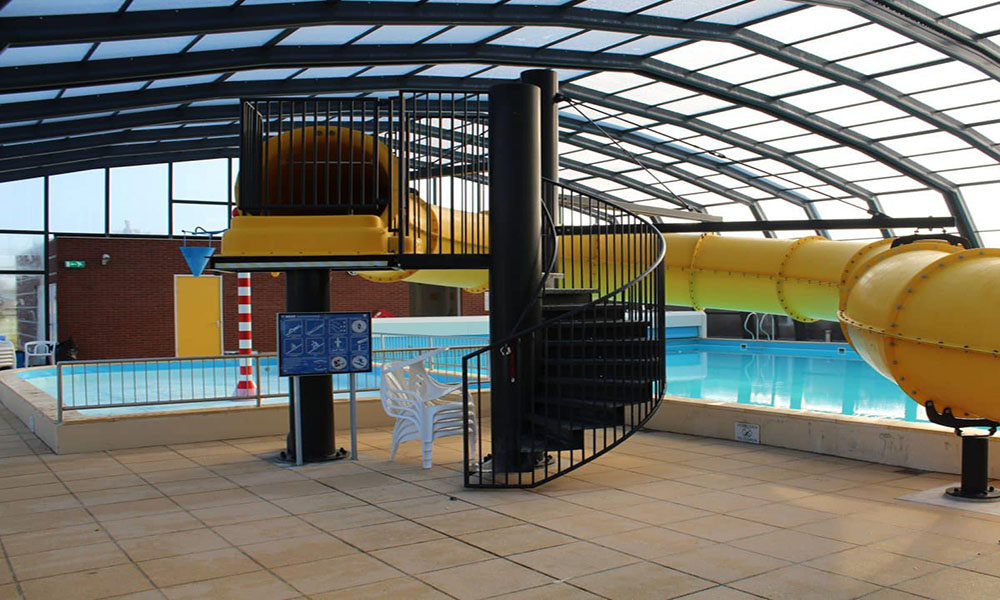 荷兰杜斯堡公共游泳池移动阳光房