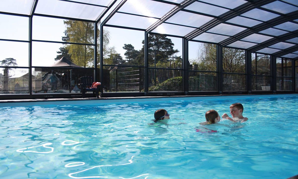 荷兰瓦诺格公共游泳池移动阳光房